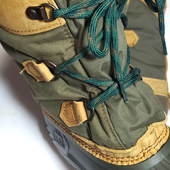 SOREL WINTER BOOTS MADE IN CANADA SIZE 6 WATERPROOF - Picture 7 of 13